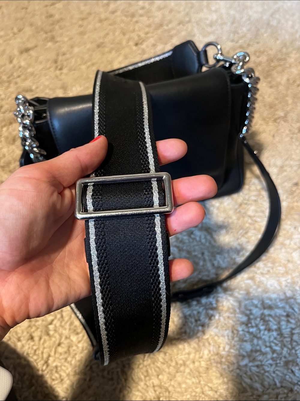 Marc Jacobs Black Leather Shoulder Bag with Silver Chain Trim - Picture 7 of 8